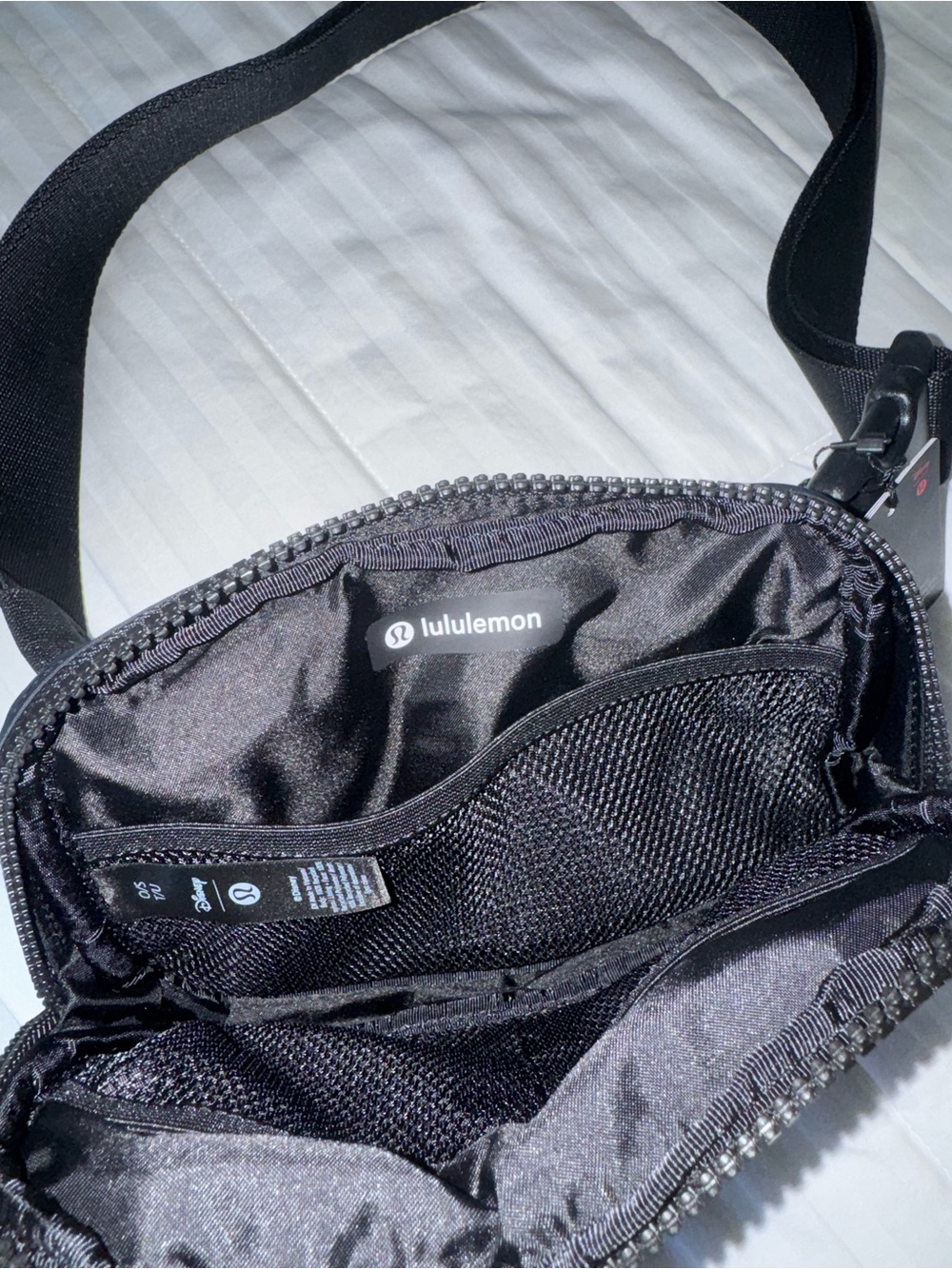 NWT Disney x Lululemon Everywhere Belt Bag 1L Mickey Outline Graphic Long Strap - Picture 6 of 8
